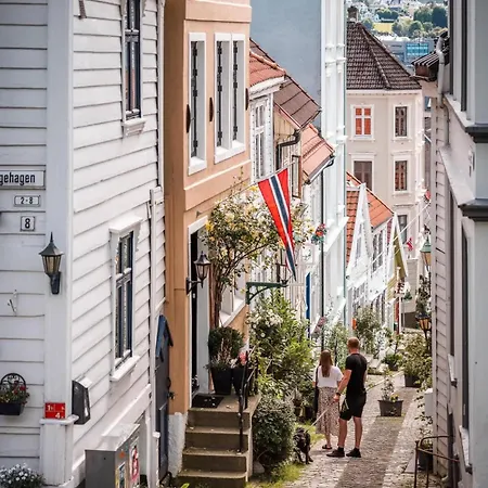 Heart Of Quiet Close To Everything * Bergen